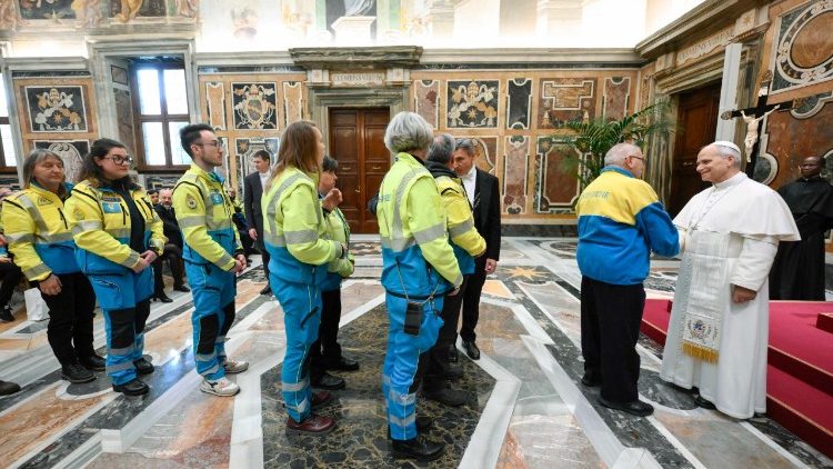 папата с представители на "Misericordie"