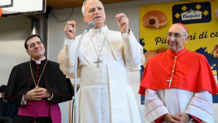 Papež str&aacute;vil několik hodin s ostijsk&yacute;mi farn&iacute;ky