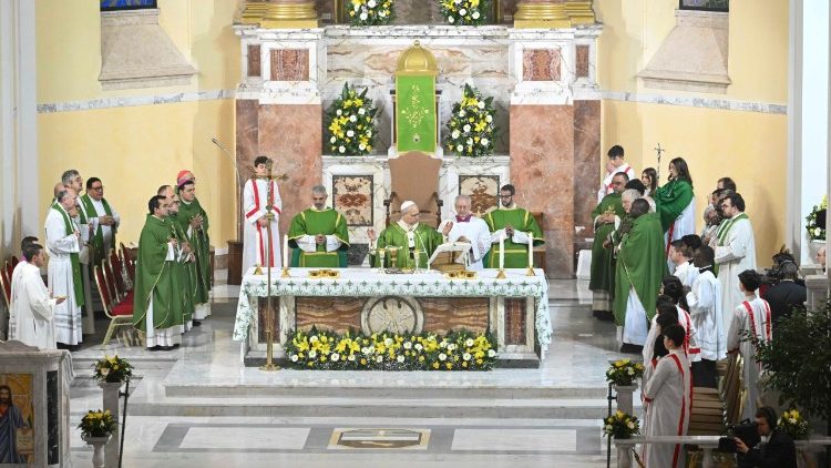 2026.02.15 Visita pastorale alla Parrocchia Santa Maria Regina Pacis a Ostia Lido