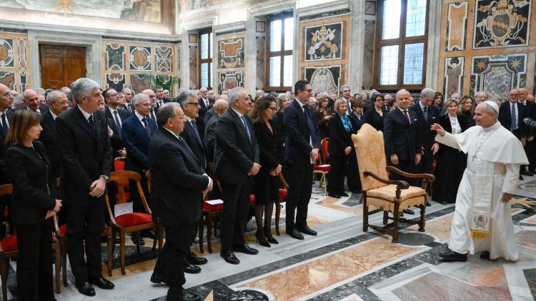 Đức Thánh Cha gặp gỡ các Tỉnh trưởng của Ý