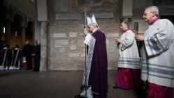 Papež Lev XIV. poprvé slaví liturgii Poleční středy v bazilice sv. Sabiny na Aventinu