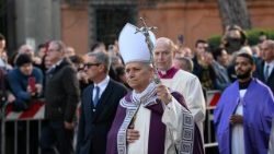 Aschermittwoch in Rom: Papst Leo bei der Bußprozession auf dem Aventin-Hügel