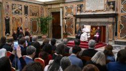 संत पापा लियो 14वें ने "पोलिकोरो प्रोजेक्ट" के सदस्यों से मुलाकात की