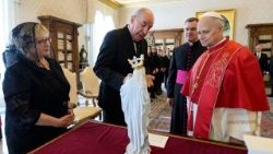 Папата с унгарския президент