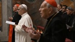 Papa Leão durante os Exercícios Espirituais no Vaticano  
