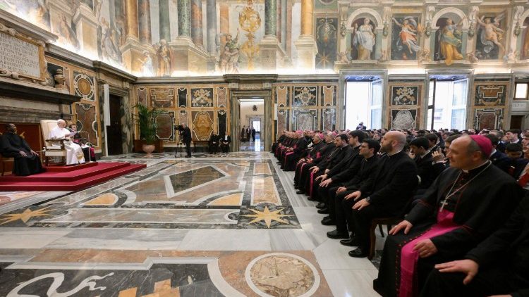 Un momento de la audiencia con el Pont&iacute;fice