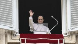 Leone XIV durante l'Angelus