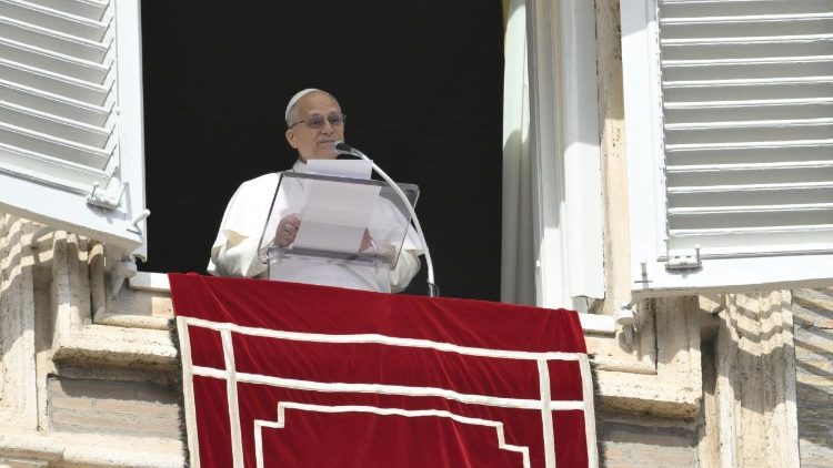 Popiežius sekmadienio vidudienį
