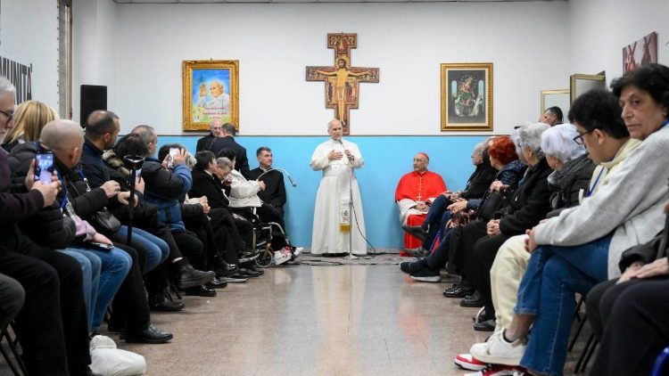 Леў XIV падчас сустрэчы з парафіянамі 