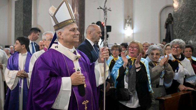 Na druhou neděli postní zavítal papež do římské periferní farnosti Nanebevstoupení Páně ve čtvrti Quarticciolo