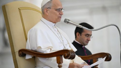 Katech&eacute;za Leva XIV.: Cirkev je z&aacute;roveň ľudsk&aacute; aj božsk&aacute; skutočnosť