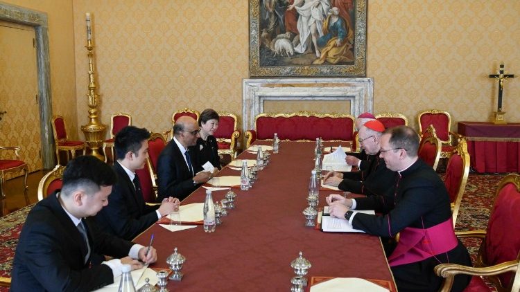 Los coloquios en la Secretaria de Estado Vaticano