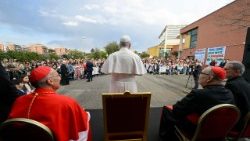 البابا لاوُن الرابع عشر يزور رعية تقدمة مريم العذراء ويلتقي الأطفال والشباب والمسنين والمرضى والمجلس الرعوي 