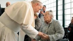 Leão XIV durante a visita pastoral à paróquia de Santa Maria da Apresentação