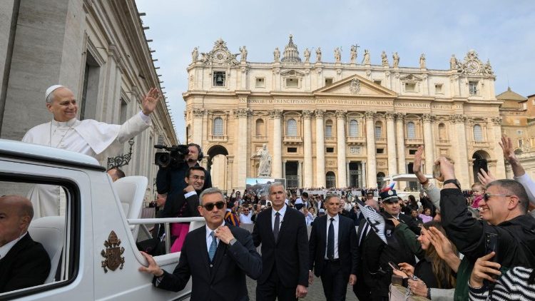 Recorrido del Pont&iacute;fice en el papam&oacute;vil antes de la Audiencia General, mi&eacute;rcoles 11 de marzo de 2026