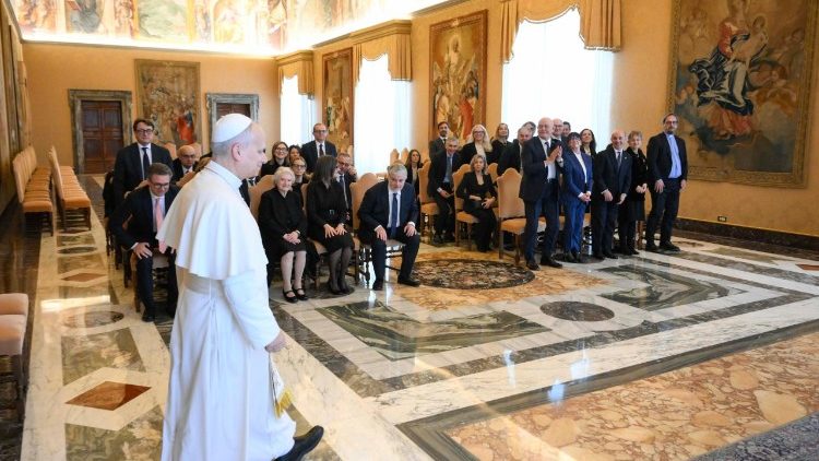 L'ingresso del Papa nella Sala del Concistoro