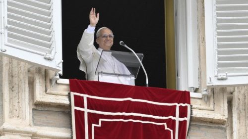 O Papa no Angelus: a f&eacute; pede-nos que abramos os olhos para as feridas do mundo