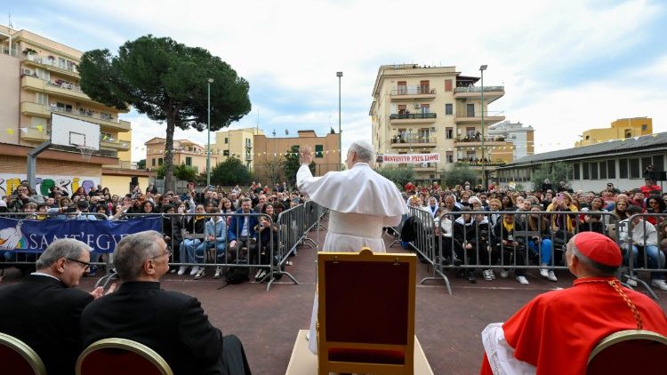 Der Papst bei den Menschen in den Randgebieten seines Bistums