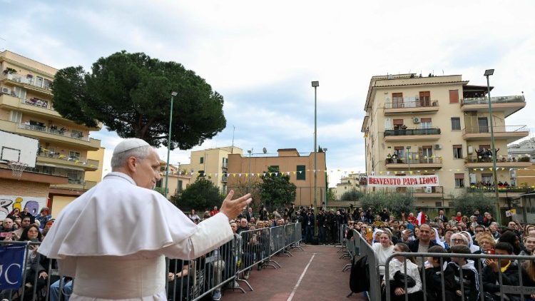  El Papa se dirige a los j&oacute;venes y ni&ntilde;os de la parroquia del Sagrado Coraz&oacute;n de Jes&uacute;s. 