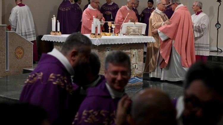  Pope Leo XIV celebrates Mass at the Rome Parish of the Sacred Heart of Jesus