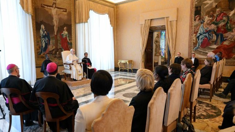 O Papa com os membros da Pontifícia Comissão para a Tutela dos Menores