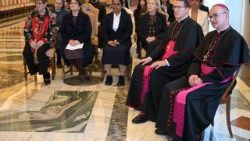 I vertici e alcuni membri della Pontificia Commissione Tutela Minori in udienza da Papa Leone XIV il 16 marzo