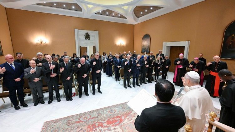 Il Papa con i partecipanti al convegno "Oggi chi &egrave; il mio prossimo?"