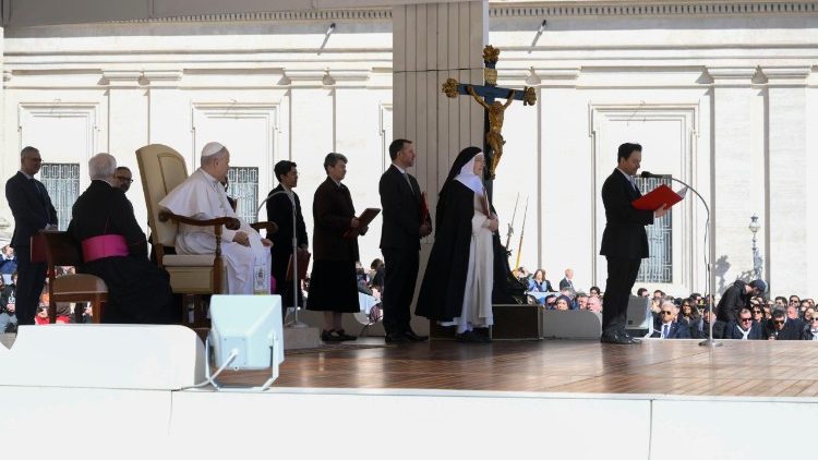 Обща аудиенция на площад "Свети Петър"