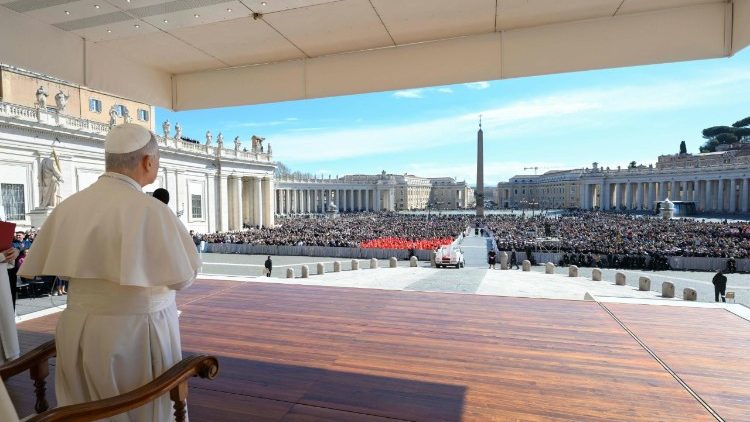 Il Papa durante l'udienza generale