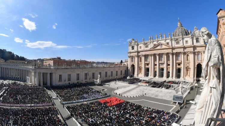 Una vista di Piazza San Pietro