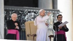 2026.03.18संत पेत्रुस महागिरजाघऱ के प्रांगण में आम दर्शन समारोह में संत पापा लियो 14वें