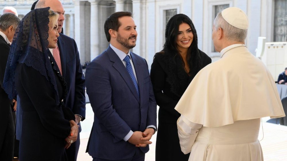 Leon al XIV-lea la audiența generală din 18 martie 2026 în Piața San Pietro