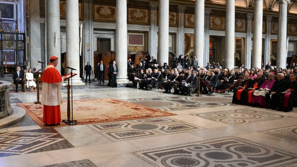 2026.03.20 Cerimonia di conferimento al sovrano spagnolo del titolo di protocanonico - Le Loro MaestÃ  Felipe VI, Re di Spagna, con la Regina Sofia 