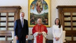 El Papa junto a los Reyes de España