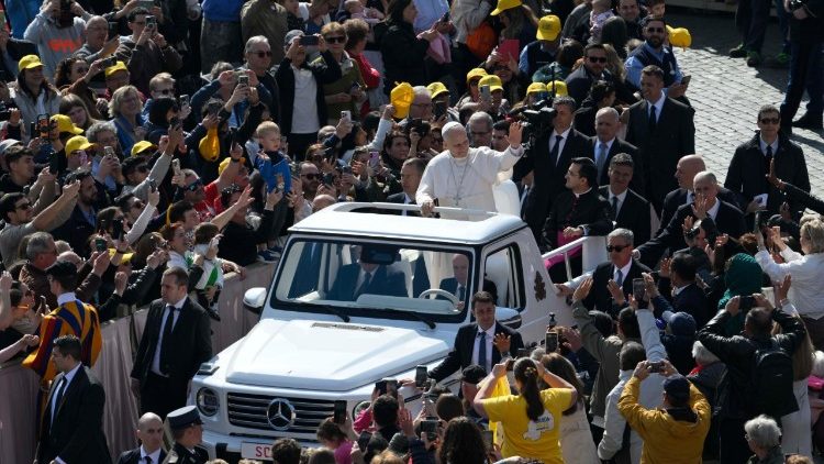 Mezi poutn&iacute;ky bylo mnoho školn&iacute;ch skupin, 25. března 2026
