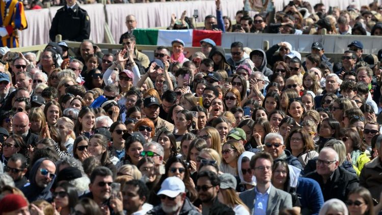 Waamini katika Katekesi ya Papa Leo XIV