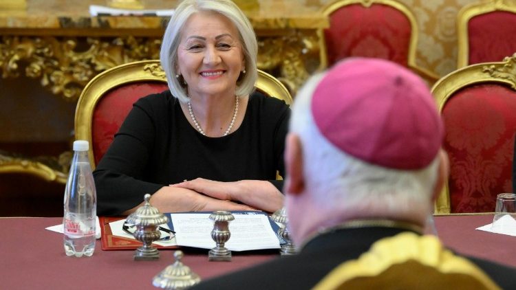 Los coloquios en la Secretaria de Estado Vaticano