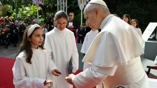 Сустрэча з моладдзю і катэхуменамі ў Манака