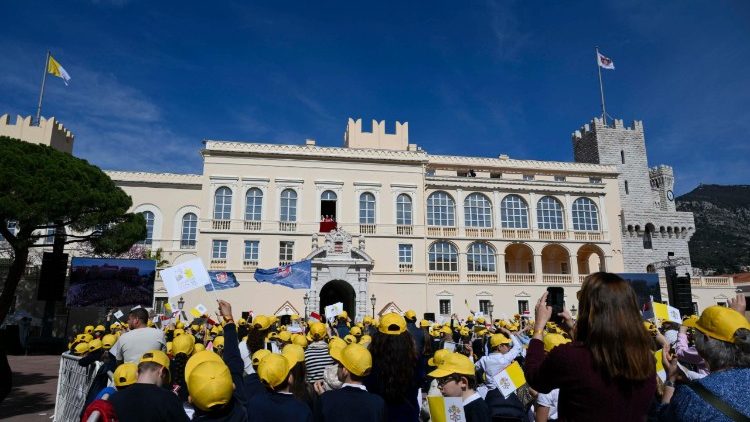 Đức Th&aacute;nh Cha bắt đầu viếng thăm C&ocirc;ng quốc Monaco