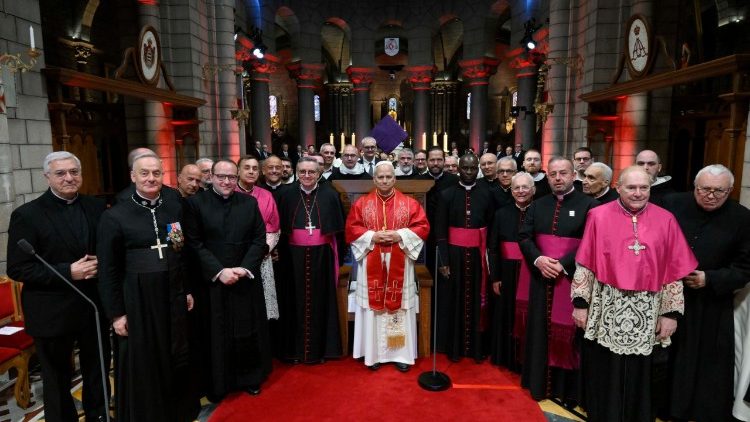 البابا لاوُن الرابع عشر يلتقي الجماعة الكاثوليكية في إمارة موناكو ٢٨ آذار مارس ٢٠٢٦