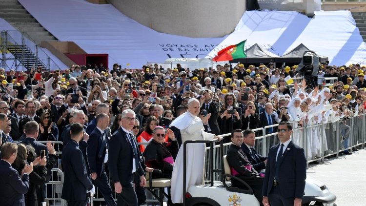 Đức Th&aacute;nh Cha cử h&agrave;nh Th&aacute;nh lễ tại Monaco