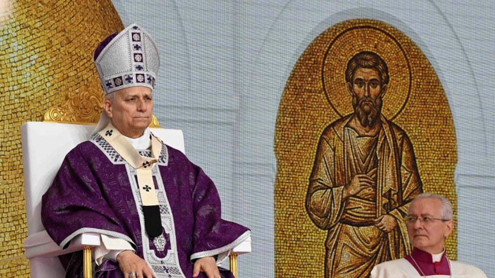 Святая Імша на стадыёне Луі ІІ у Манака