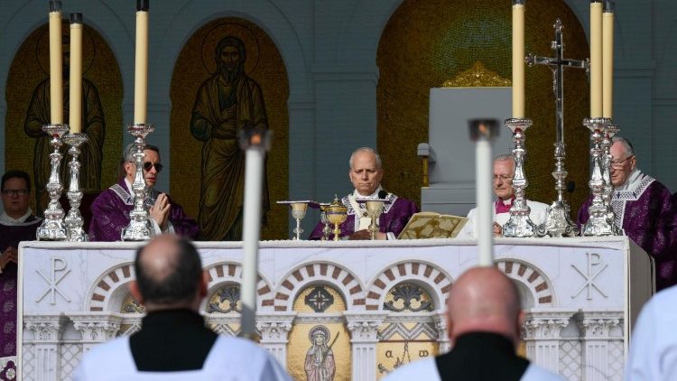 Đức Th&aacute;nh Cha cử h&agrave;nh Th&aacute;nh lễ tại Monaco