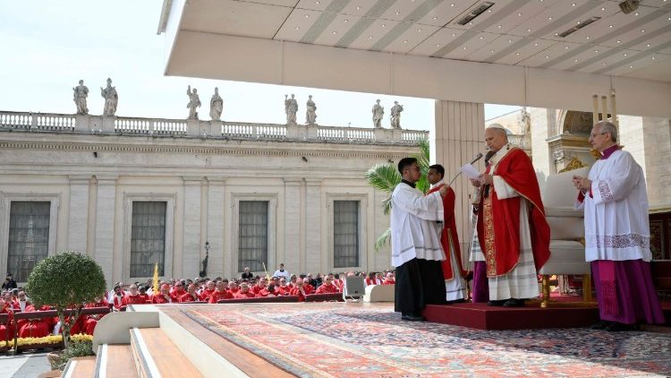 Il Papa mentre pronuncia l'omelia