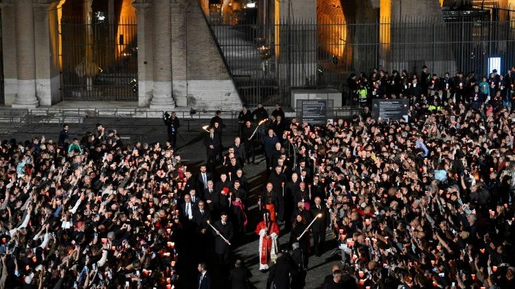 Droga Krzyżowa w Koloseum