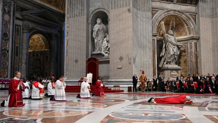 Urunk k&iacute;nszenved&eacute;s&eacute;re eml&eacute;kezve