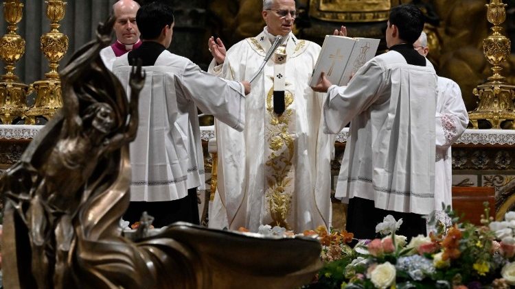 Пасхално бдение във Ватикана