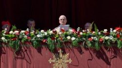 Pápež Lev XIV. počas Urbi et Orbi pozval veriacich k modlitbe za mier 