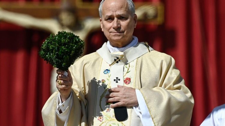 El Papa en Plaza de San Pedro para la Misa del d&iacute;a de Pascua (@VATICAN MEDIA)