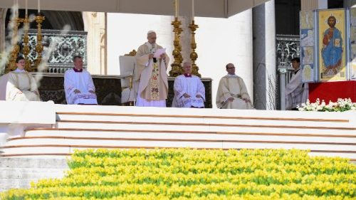 Papež Leon XIV.: Kristus je vstal od mrtvih in z njim tudi mi vstajamo v novo življenje!